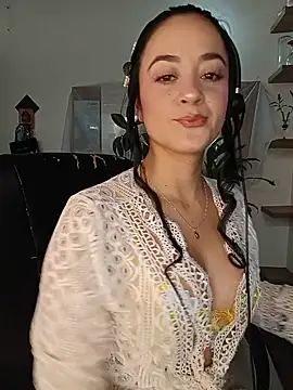 paoluna91 online show from July 18, 2026, 2:03 pm