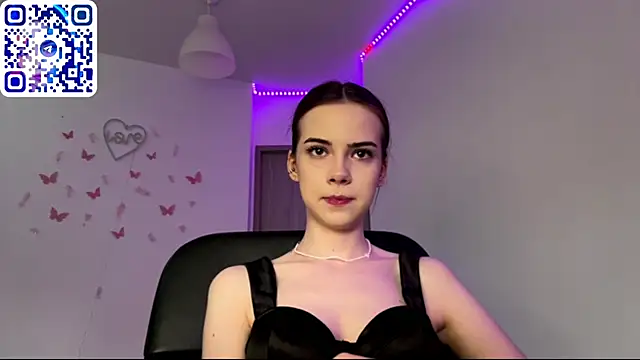 ElieFluttershy online show from July 22, 2026, 5:15 pm