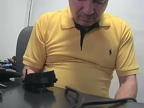 gabriel9  online show from May 15, 2026, 11:19 am