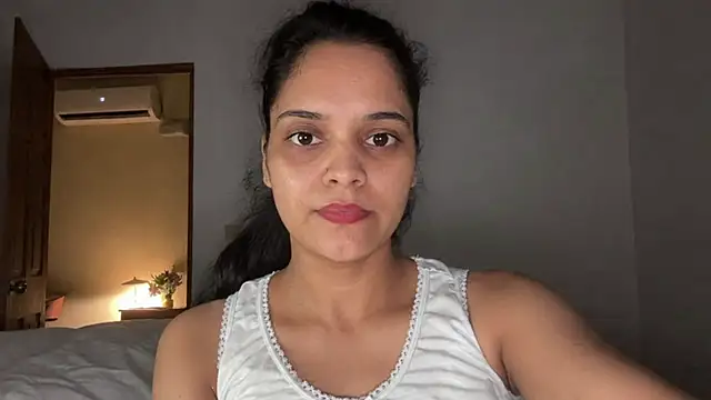 Snapshot of surili-294 chatting on July 19, 2026, 10:28 pm surili-294 online show from July 19, 2026, 10:28 pm