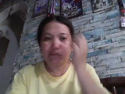 Snapshot of Lunasky05 chatting on August 2, 2026, 12:58 pm Lunasky05 online show from August 2, 2026, 12:58 pm