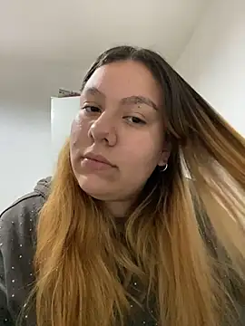 ninaa81 online show from July 20, 2026, 9:28 pm