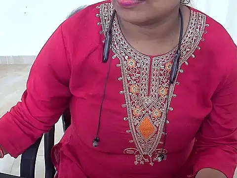 DivaLuv online show from July 21, 2026, 10:38 am