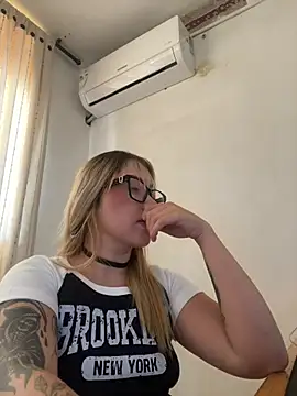 ZoeJhonson-1 online show from July 28, 2026, 4:50 pm