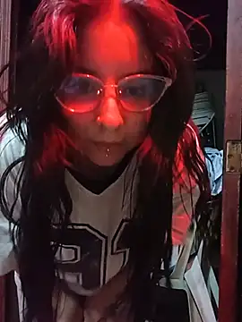 kitty valer online show from July 30, 2026, 4:00 am