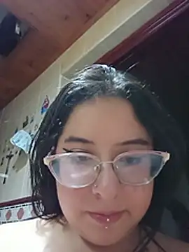 kitty valer online show from July 31, 2026, 4:12 am
