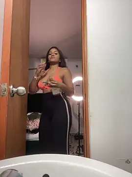 riri brunnete online show from April 22, 2026, 3:46 am