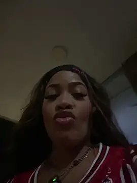 Snapshot of riri_brunnete chatting on June 13, 2026, 4:10 am riri brunnete online show from June 13, 2026, 4:10 am