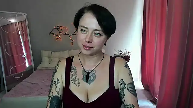 Snapshot of Adelin_R chatting on July 29, 2026, 12:37 pm Adelin R online show from July 29, 2026, 12:37 pm