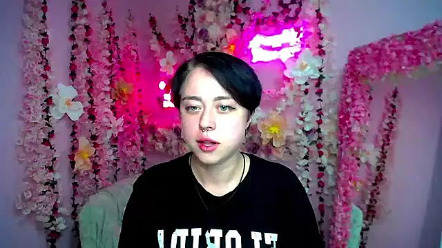 Snapshot of Adelin_R chatting on July 30, 2026, 11:53 am Adelin R online show from July 30, 2026, 11:53 am