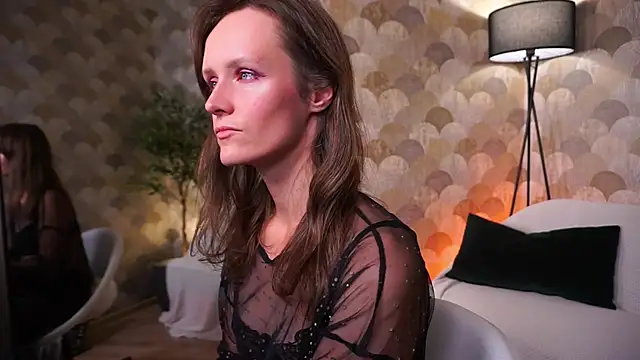 DolphinMorgentau online show from July 25, 2026, 8:37 pm