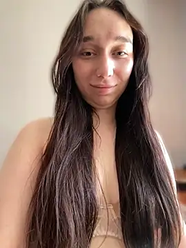 Katerina Walker  online show from August 5, 2026, 8:41 am