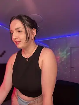 Snapshot of Lunar_ShyX chatting on July 26, 2026, 11:00 pm Lunar ShyX online show from July 26, 2026, 11:00 pm