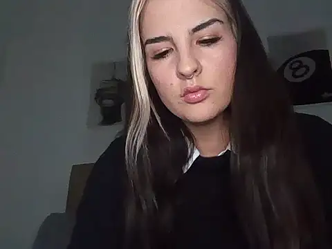 latinbabygirl online show from July 26, 2026, 7:59 am