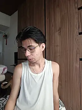 Nicolas moon online show from August 4, 2026, 6:12 pm
