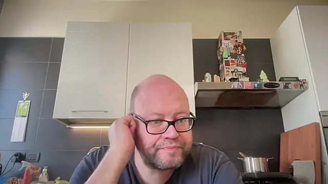theitalianbear online show from May 9, 2026, 9:23 am