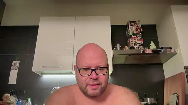 theitalianbear online show from September 12, 2025, 4:01 am