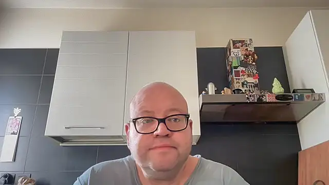 theitalianbear online show from April 26, 2026, 7:38 am