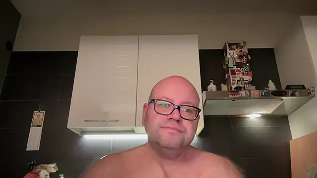 theitalianbear online show from June 25, 2026, 2:20 am