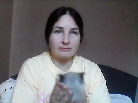 Snapshot of Kirahugme chatting on August 5, 2026, 2:00 pm Kirahugme online show from August 5, 2026, 2:00 pm