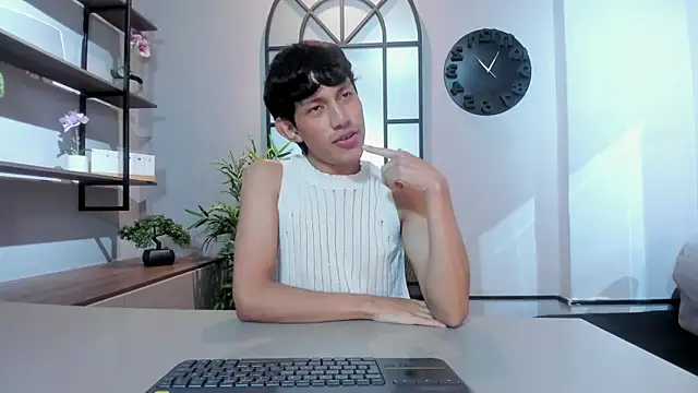 Snapshot of Pierre_Leroy_ chatting on July 29, 2026, 3:50 am Pierre Leroy online show from July 29, 2026, 3:50 am