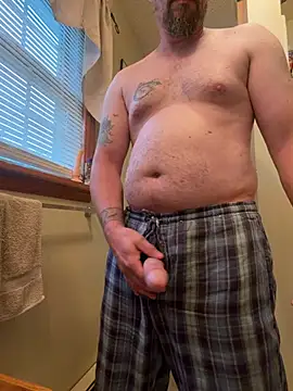 Snapshot of hillbillylover1981 chatting on July 31, 2026, 10:51 pm hillbillylover1981 online show from July 31, 2026, 10:51 pm