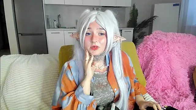 Snapshot of crystal_musee chatting on July 28, 2026, 2:13 pm crystal musee online show from July 28, 2026, 2:13 pm