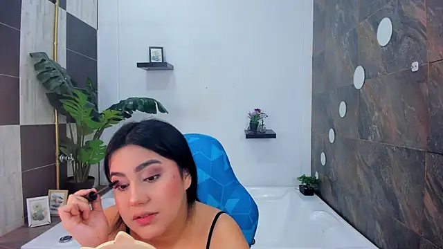 Snapshot of Cloe_Hanson chatting on July 30, 2026, 10:47 am Cloe Hanson online show from July 30, 2026, 10:47 am