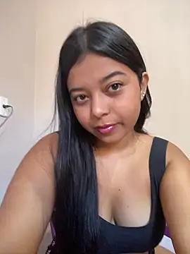 emmily9 online show from July 30, 2026, 12:04 pm