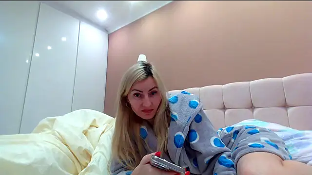 Yourrealgirl online show from January 15, 2025, 3:29 pm