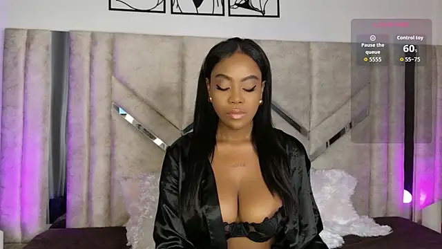 Lola king  online show from August 5, 2026, 3:44 am