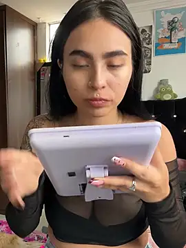 Sara-fernandez  online show from August 6, 2026, 2:56 pm