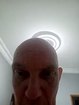 TheRealHunkyy online show from August 3, 2026, 9:31 pm