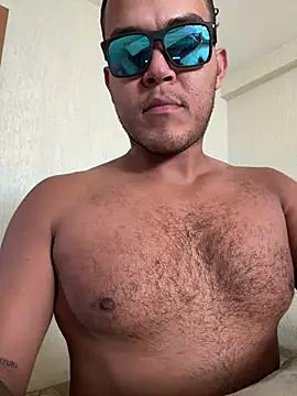 Snapshot of Hugodonatello chatting on August 4, 2026, 6:12 pm Hugodonatello online show from August 4, 2026, 6:12 pm