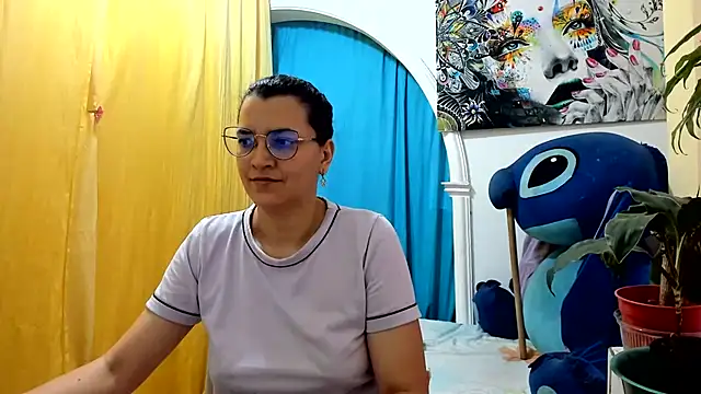 MARILYN GARCIA online show from August 6, 2026, 12:33 pm