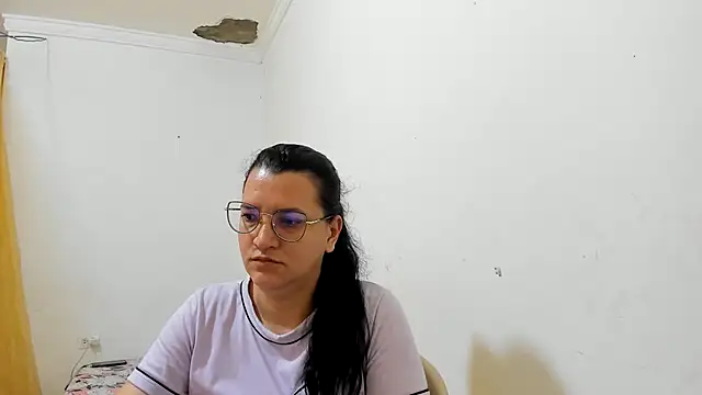 MARILYN GARCIA online show from June 26, 2026, 1:39 pm