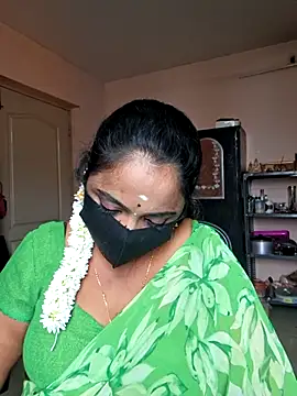 Lovely-Jeni online show from August 5, 2026, 5:12 am