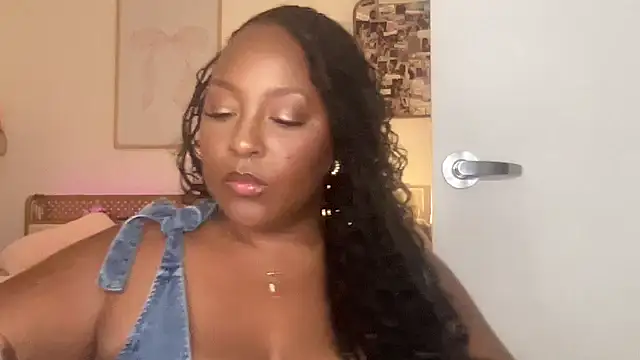 Snapshot of itsgoddesstoyou chatting on August 6, 2026, 6:19 am itsgoddesstoyou online show from August 6, 2026, 6:19 am