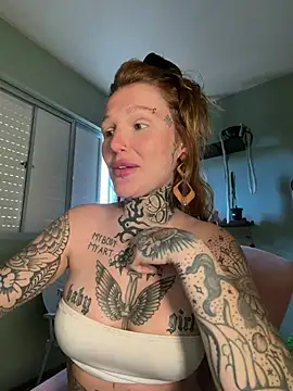 luawildolff online show from August 7, 2026, 4:35 pm