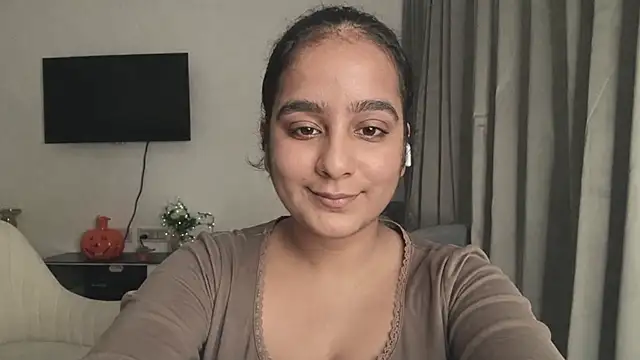 Amishapatel47 online show from August 9, 2026, 5:08 pm