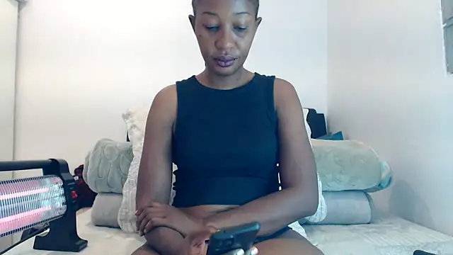 leanna23 online show from June 10, 2026, 1:29 am