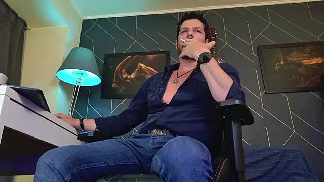 Snapshot of ChrisKox chatting on March 16, 2026, 9:39 pm ChrisKox online show from March 16, 2026, 9:39 pm