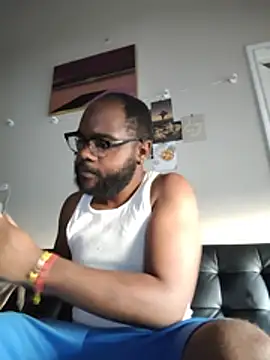 Snapshot of BigHunchoDick chatting on July 5, 2026, 1:32 am BigHunchoDick online show from July 5, 2026, 1:32 am