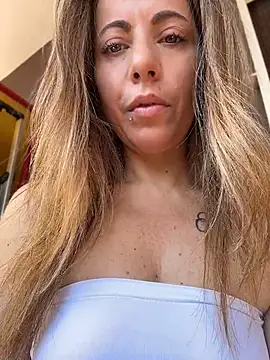 sexylenia online show from July 1, 2026, 8:47 am