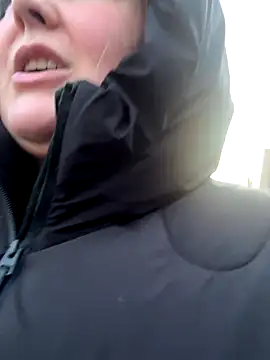 BootyLola online show from November 12, 2025, 3:27 pm