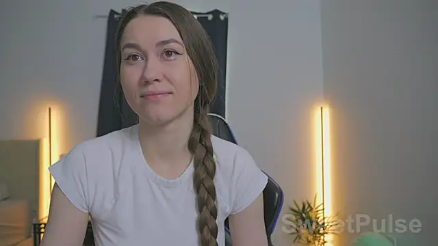 SweetPulse online show from December 5, 2025, 4:38 pm