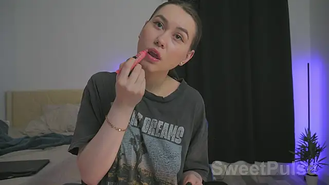 SweetPulse online show from November 4, 2025, 8:56 pm