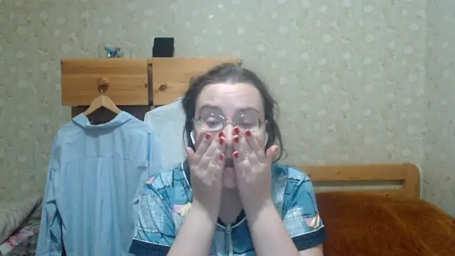 Smart Rose online show from October 31, 2025, 11:00 pm