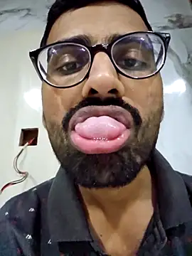 krishna8035 online show from February 23, 2025, 4:39 am