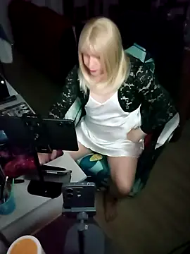 JulietteMaitresse online show from May 2, 2026, 7:46 am